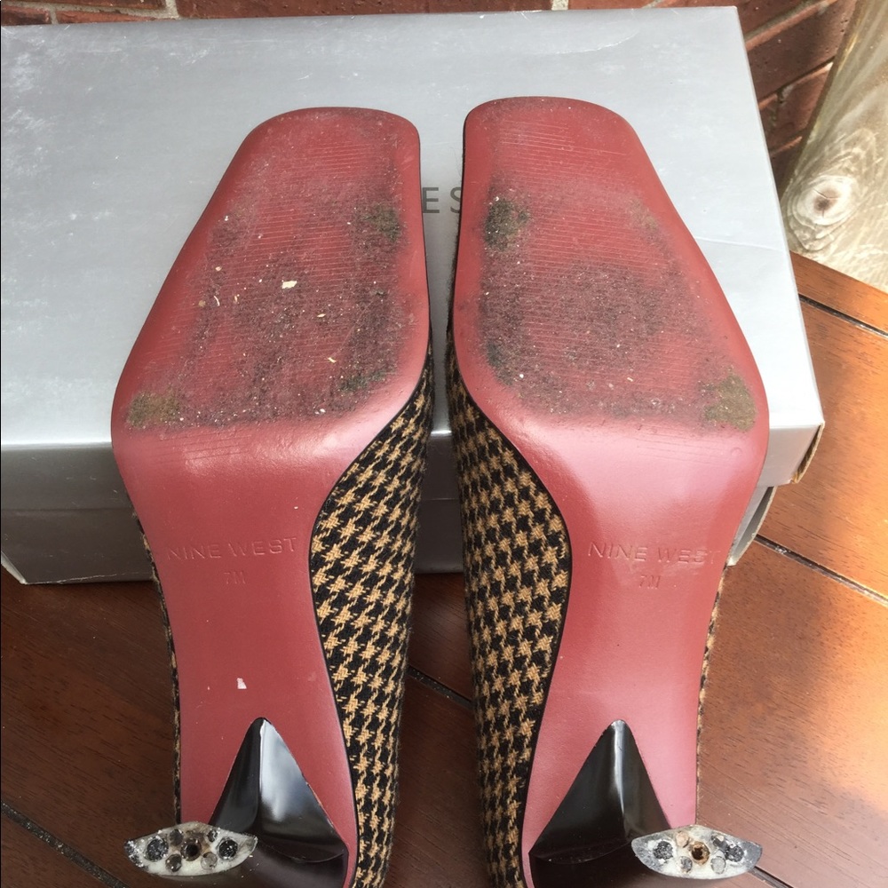 SHOES - Picture 6 of 7